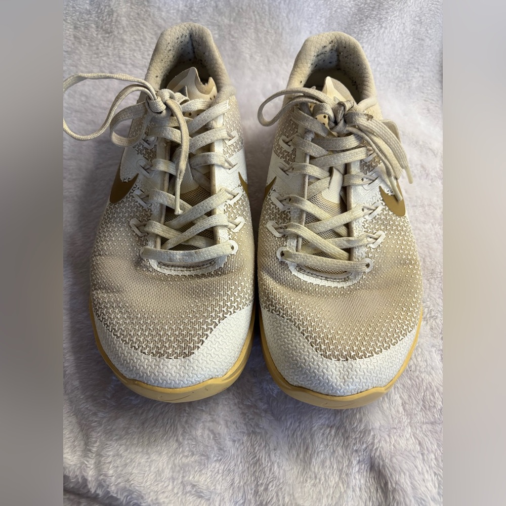 Nike Women Metcon 4 AV2141-120 Running Shoes Sneakers Size 8.5 Athletic